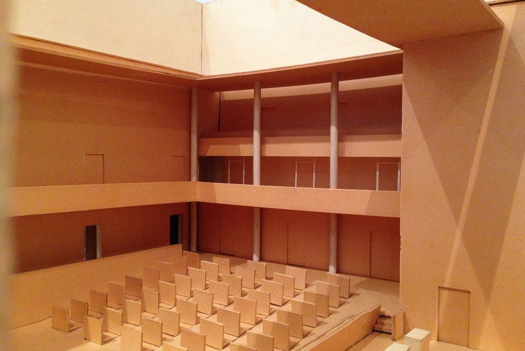 Abschlussaufnahme des restaurierten Architekturmodells, Entwurf für den Plenarsaal des Wiener Parlaments von Max Fellerer und Eugen Wörle