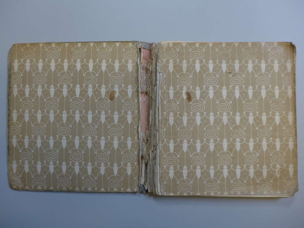 Märchenbuch der Gebrüder Grimm, schadhafte Bindung